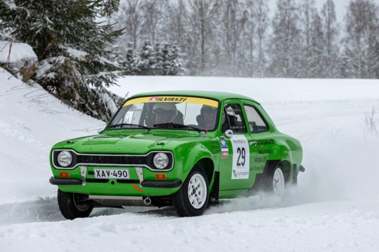 Hämeenlinnan historic-rallissa mukana yli 130 autoa!