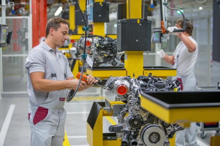 Daimler Truck siirtää dieselmoottoreiden tuotekehityksen yhteistyökumppaneille
