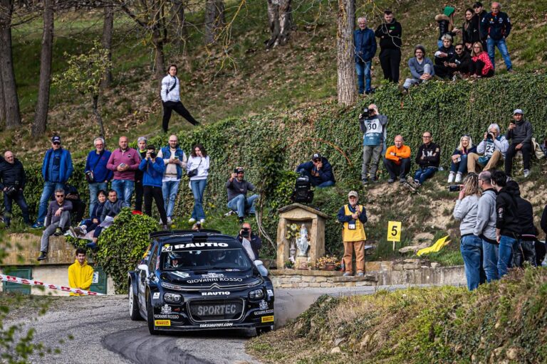 Ralli: Roope Korhonen ajoi asfalttidebyytissään Italiassa nousujohteisesti