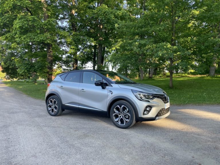 Renaultin kompaktin katumaasturin lähtöhinta alle 24 000 € — tarjolla myös pidempi takuu