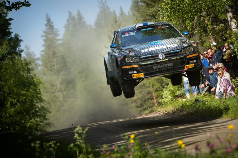 WRC: Roope Korhonen kilpailee WRC2-luokassa Suomen MM-rallissa