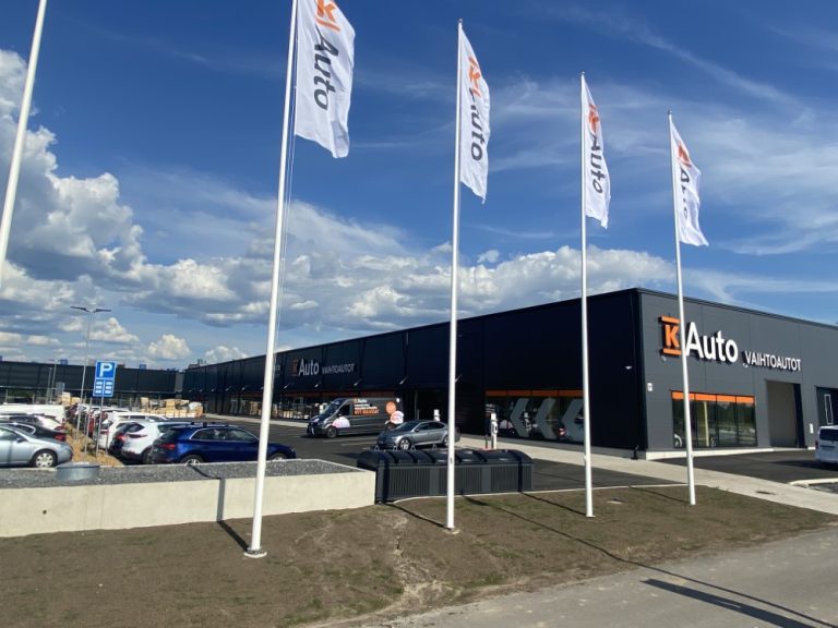 Oulussa avautunut uusi vaihtoautomyymälä