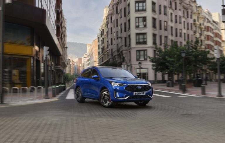 Uuden Ford Kuga lataushybridin hinnat julkaistu ja myynti aloitettu