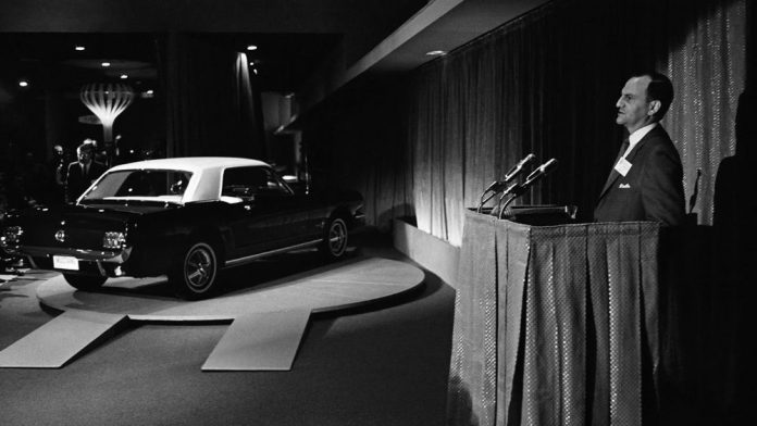 Lee Iacocca Ford Mustang 1964 Kuva Ford Motor Company