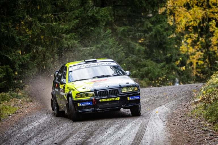 Mika Lemmetti ja Tuukka Hallia rallisprintin Suomen mestareiksi