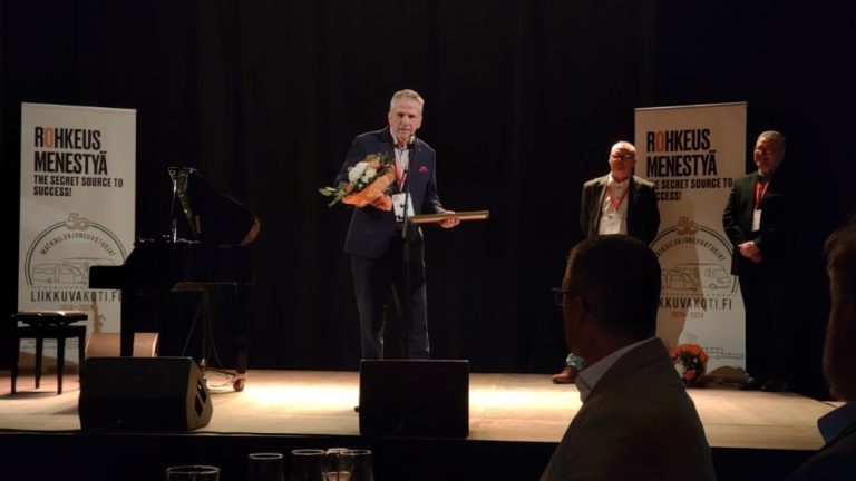 Kahdelle henkilölle myönnetty Caravan elämäntyö -palkinto