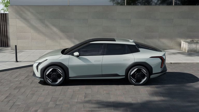 Katso tästä ensimmäiset kuvat Kia EV4 –mallistosta