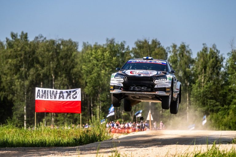 WRC: Heikkilä haastajan asemassa Viron rallin lauantaipäivään