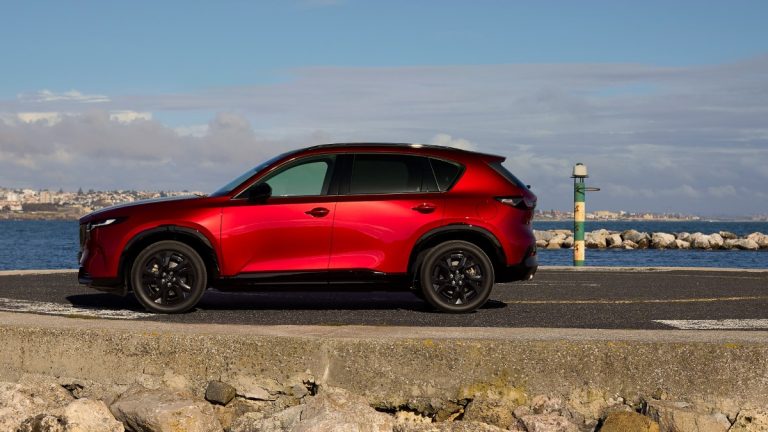 Joulukuussa Suomeen saapuva uusi Mazda CX-5 on nyt hinnoiteltu