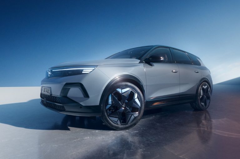 Opel Grandland -mallistossa on uudet nelivedot ja uudet hinnat