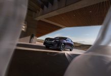 Mazda CX-6e julkistettiin Brysselissä