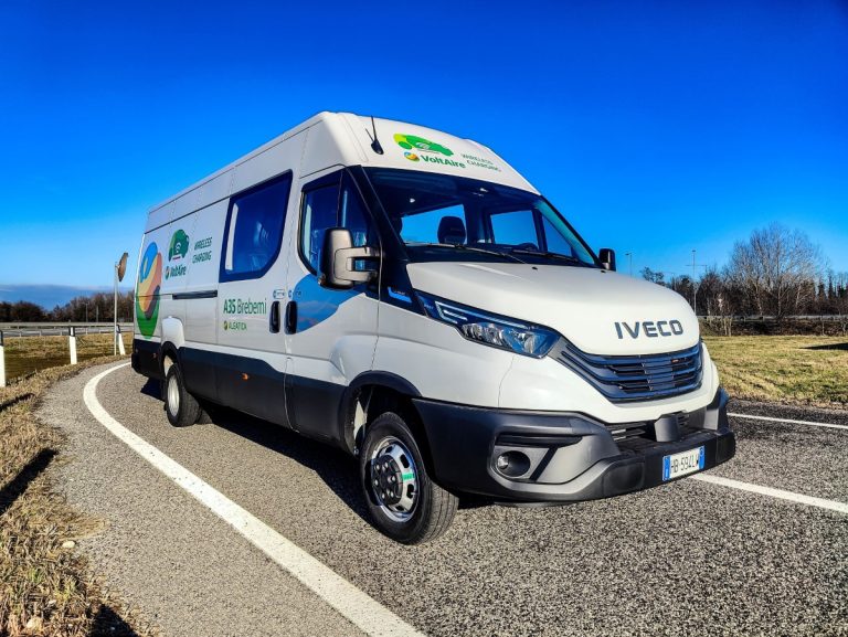 Ivecon testaama langaton lataus toimii myös auton ollessa liikkeessä!